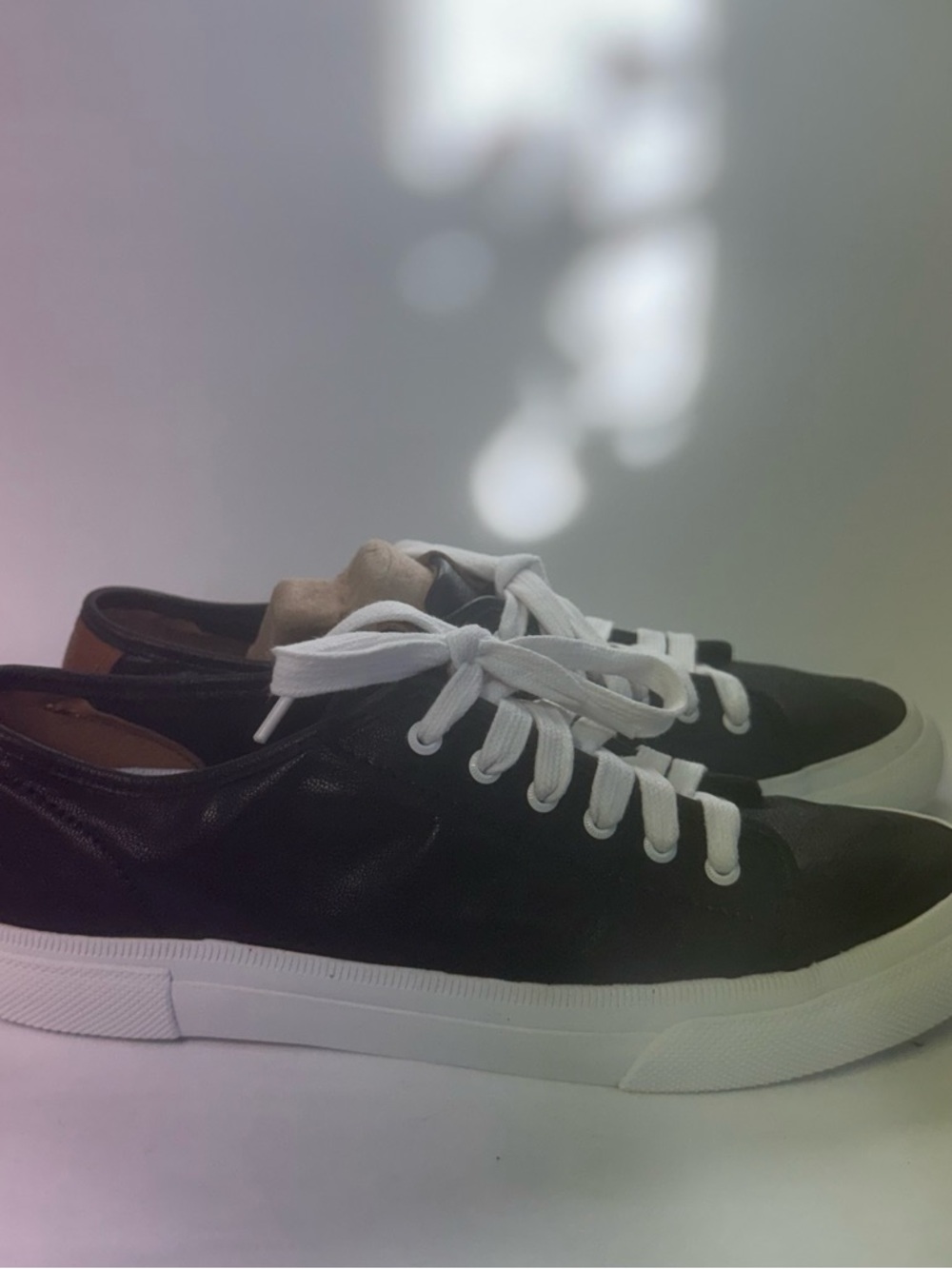 FRYE Woman's Black Leather Low-Top Sneakers - Picture 4 of 10